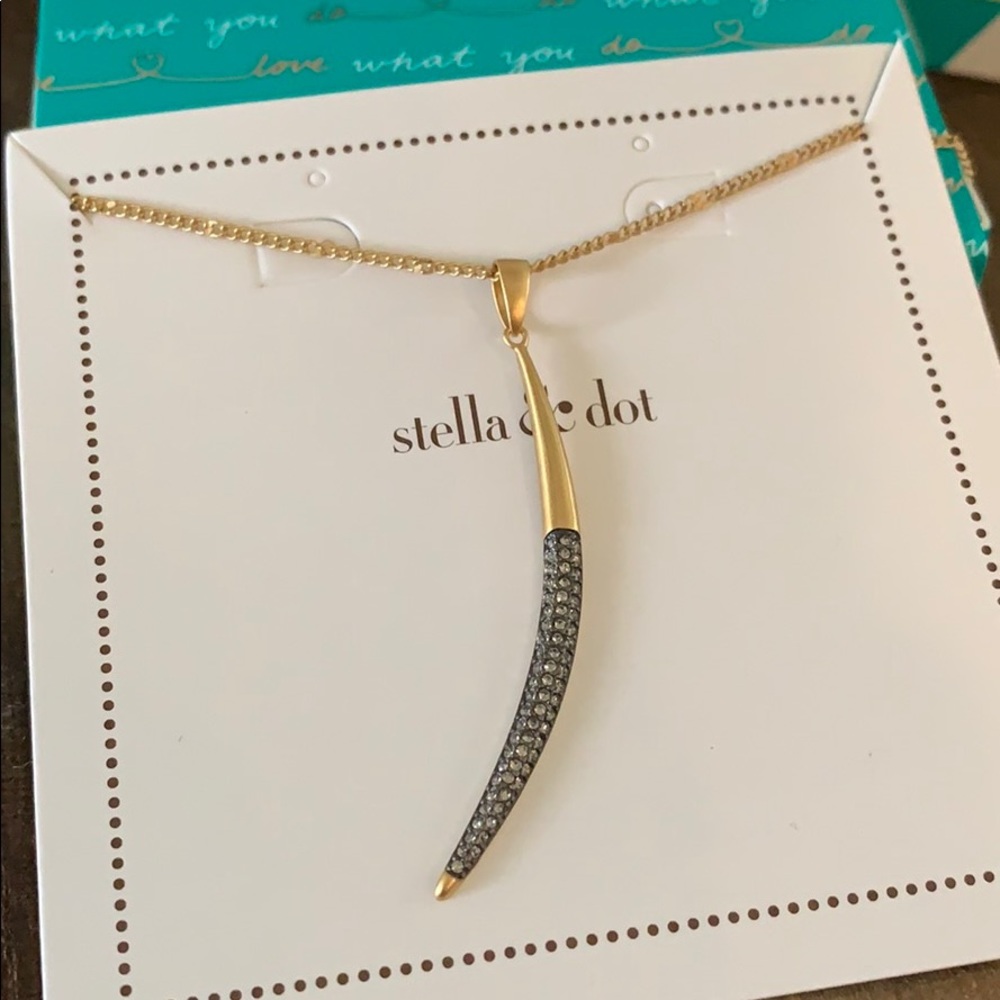 Stella & Dot New Moon Necklace